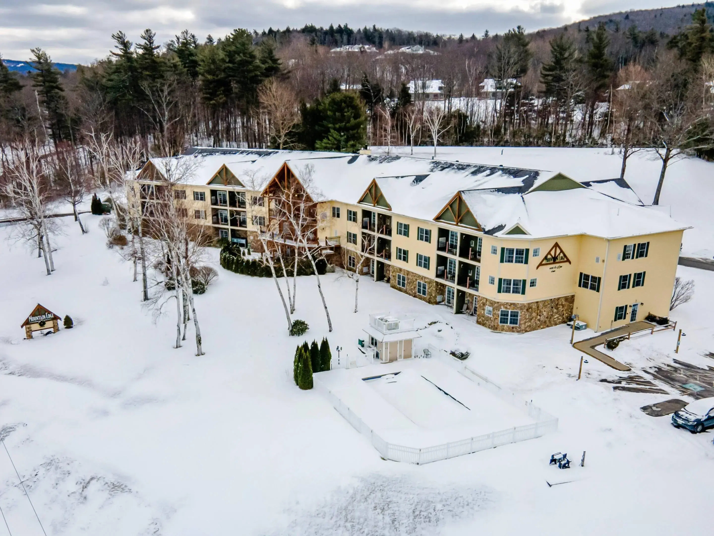 Mountain Edge Suites at Sunapee, an Ascend Collection Hotel