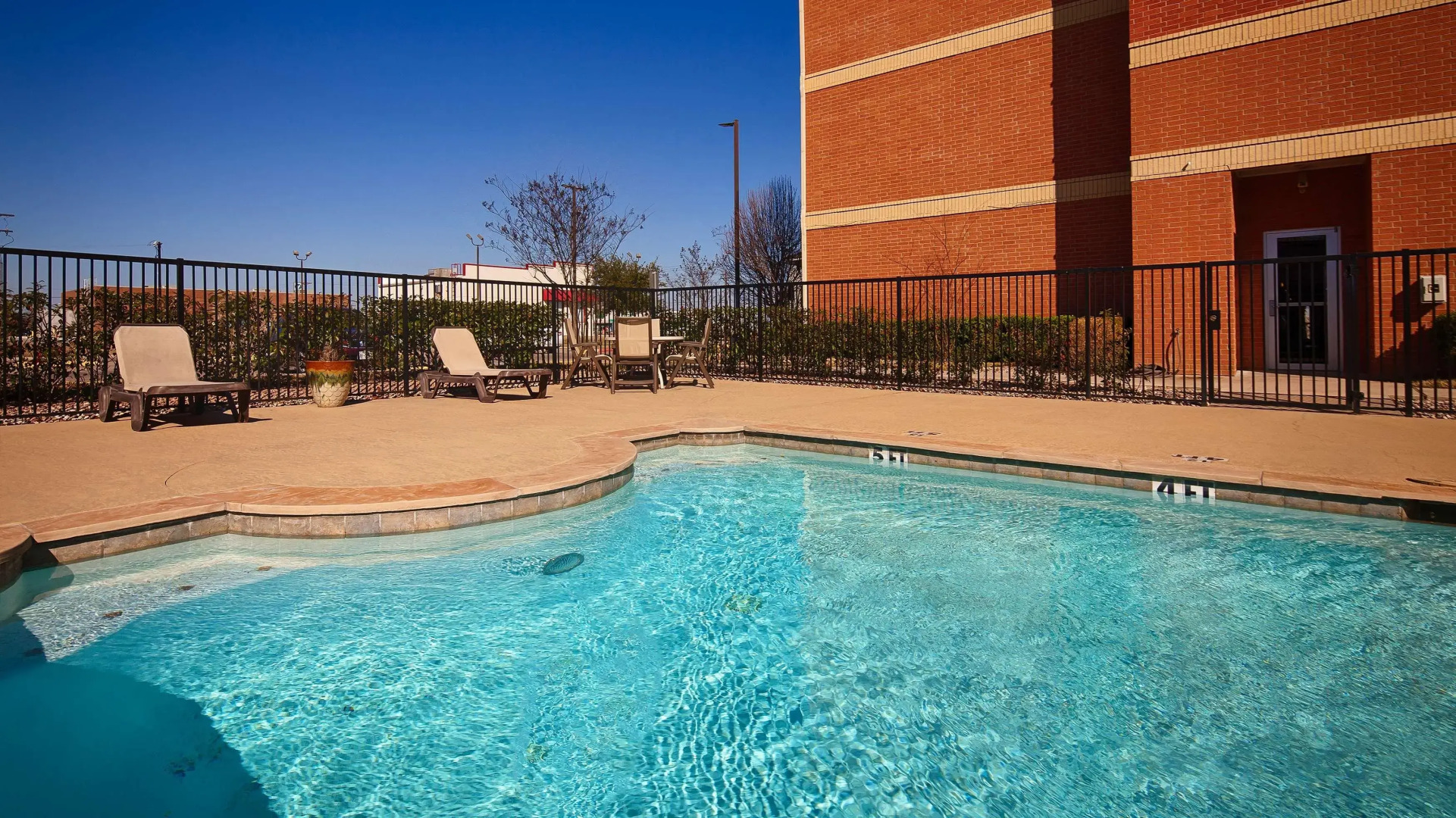 Best Western Lockhart Hotel & Suites