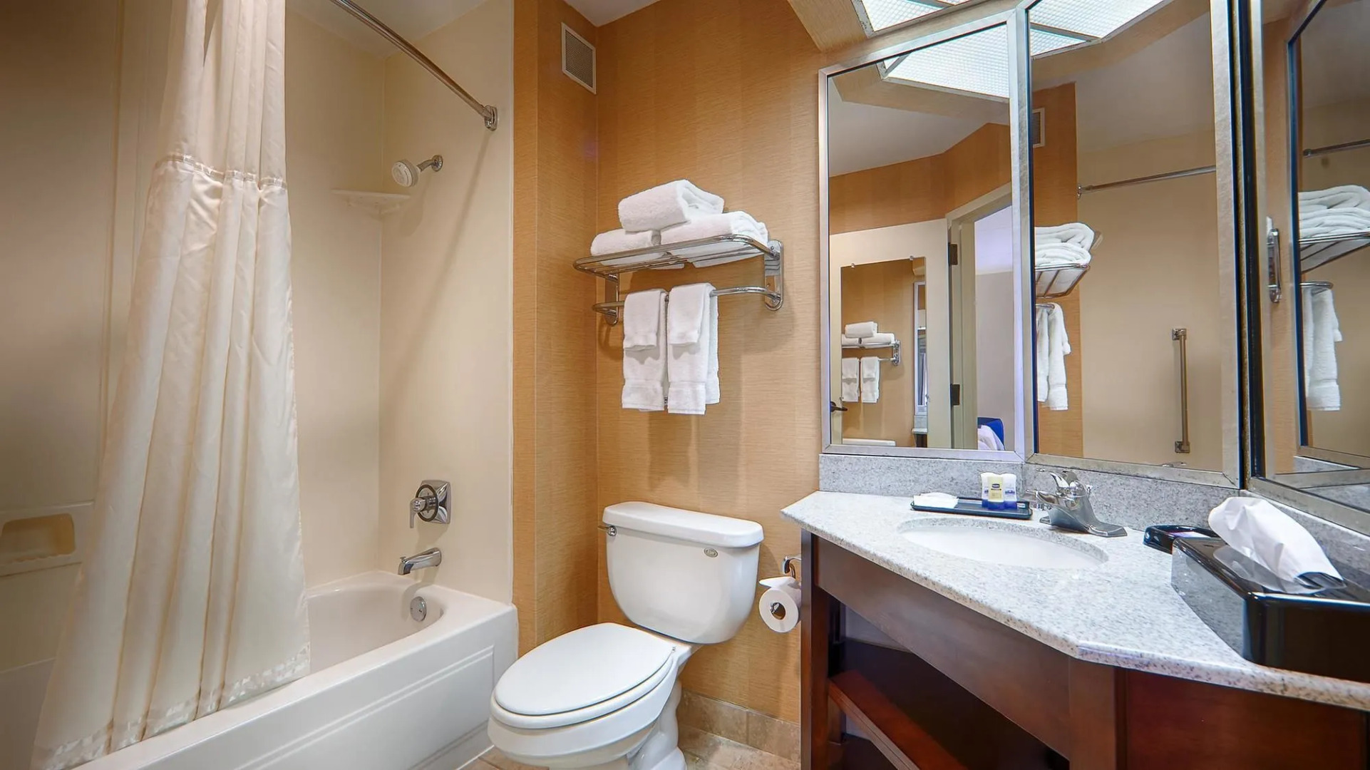 Best Western Plus Portsmouth-Chesapeake
