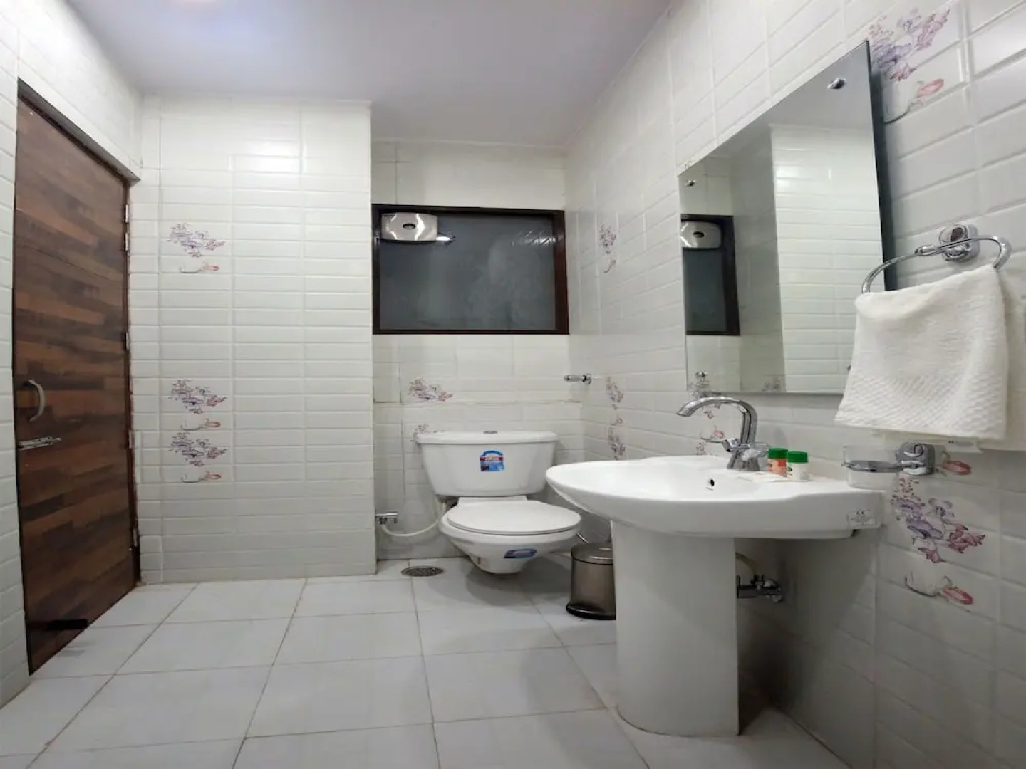 OYO 9049 Pearl Grand