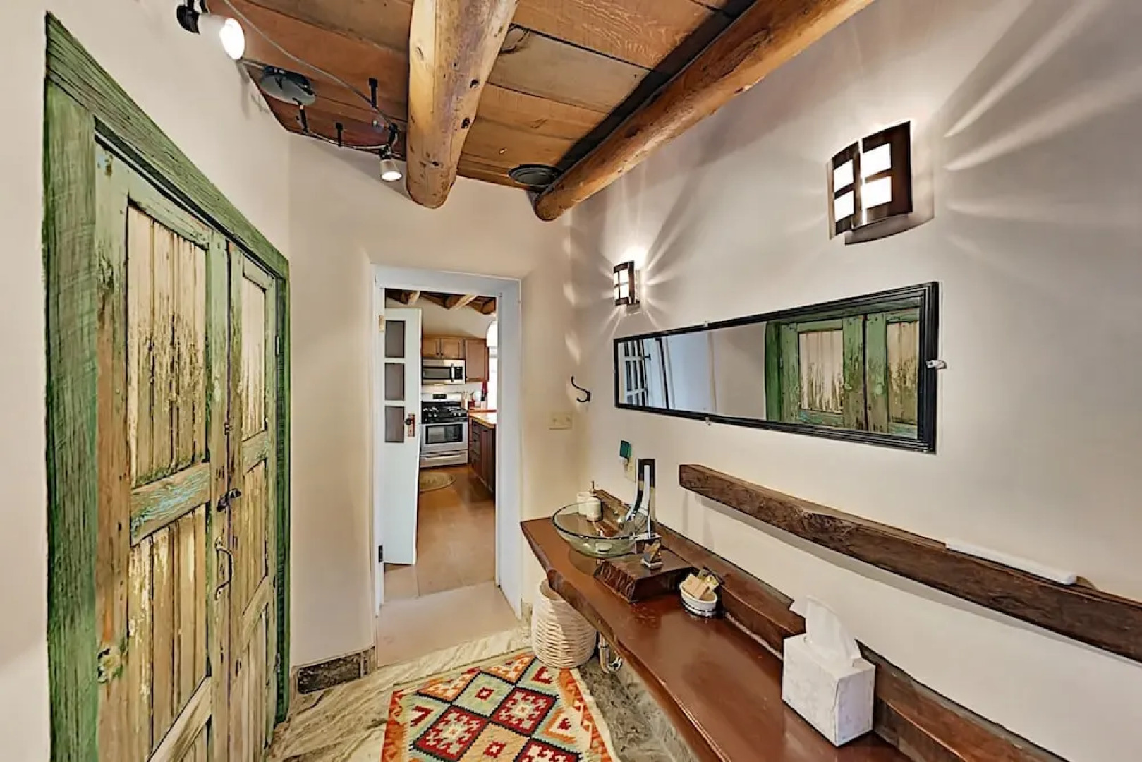 Gorgeous Suite: Full Kitchen, Jetted Tub & 2 Kivas 1 Bedroom Duplex