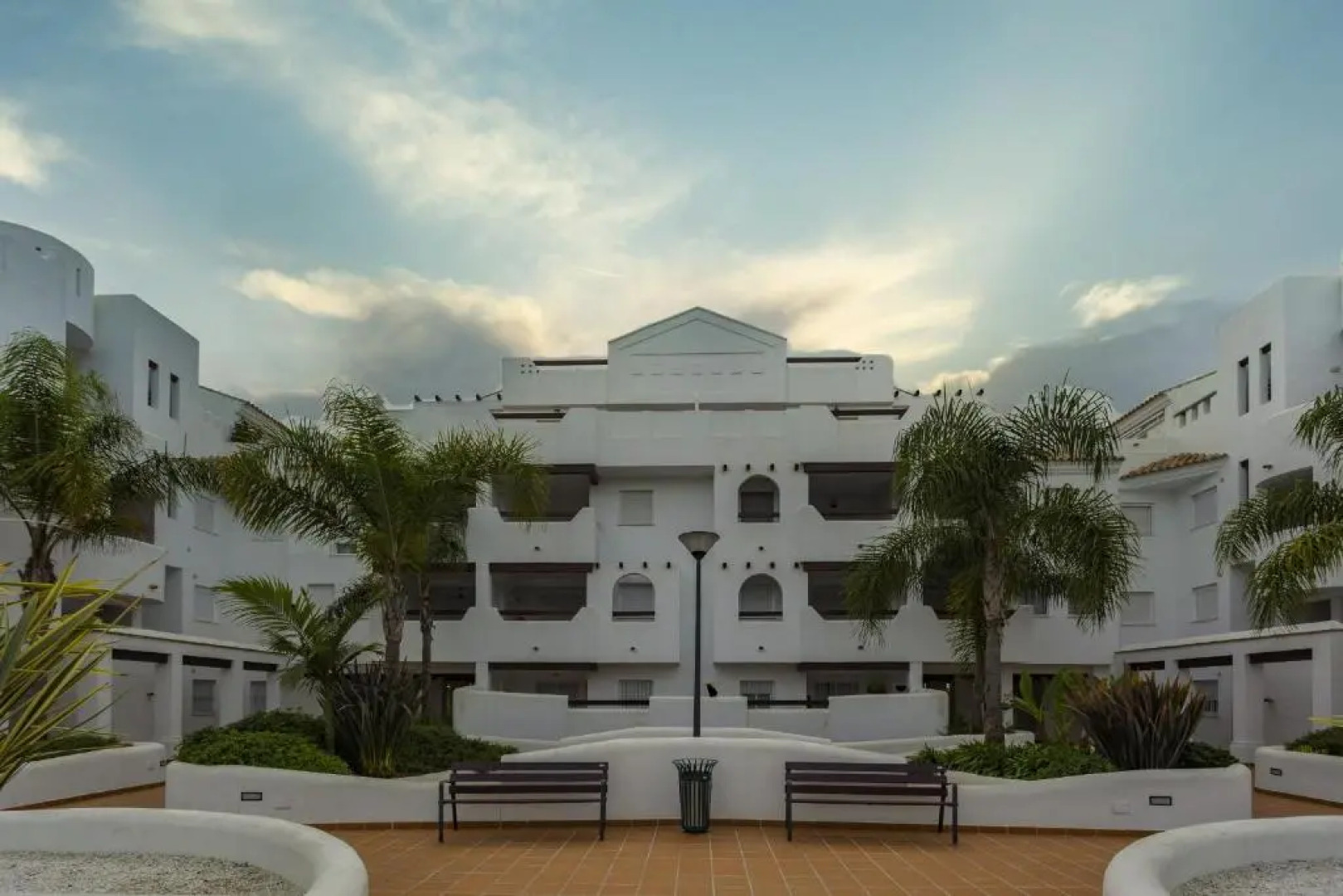 PALMERAS-CANDOR free parking by Cadiz4Rentals