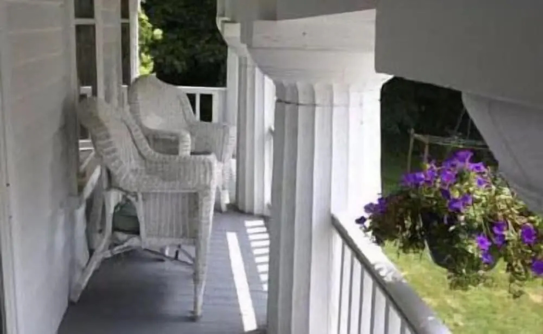 House of 1833 Bed & Breakfast & Gardens