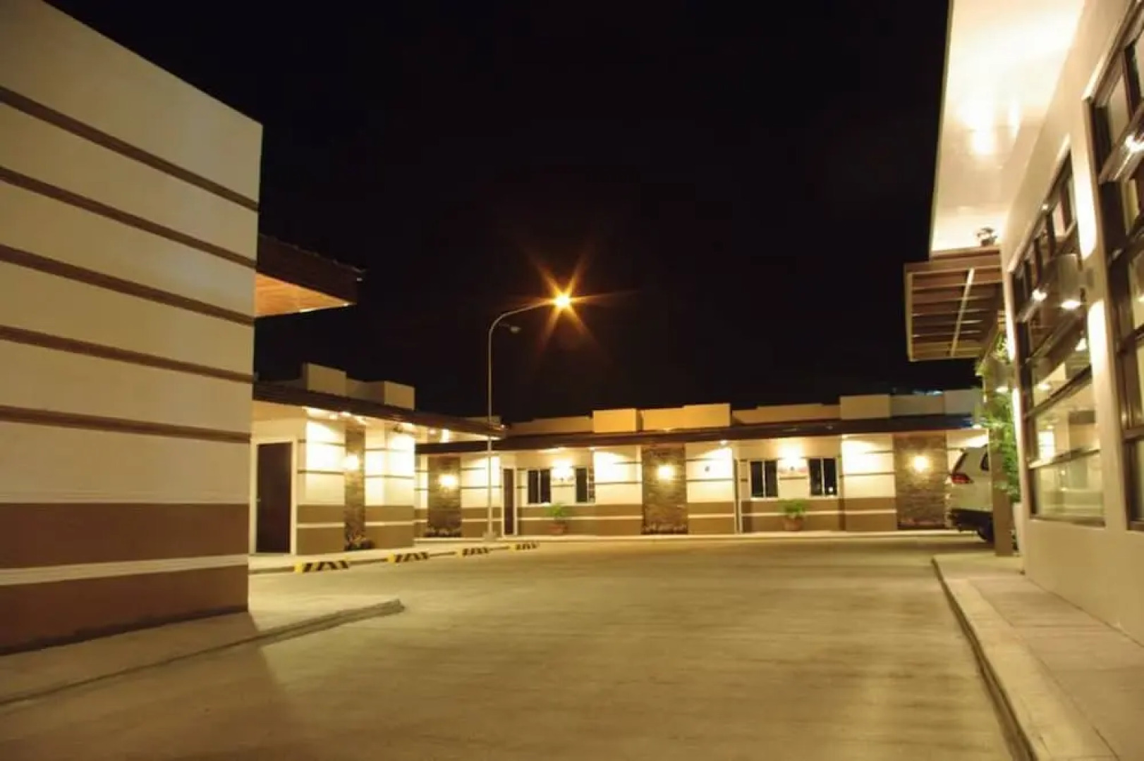 The Red Palm Suites and Restaurant