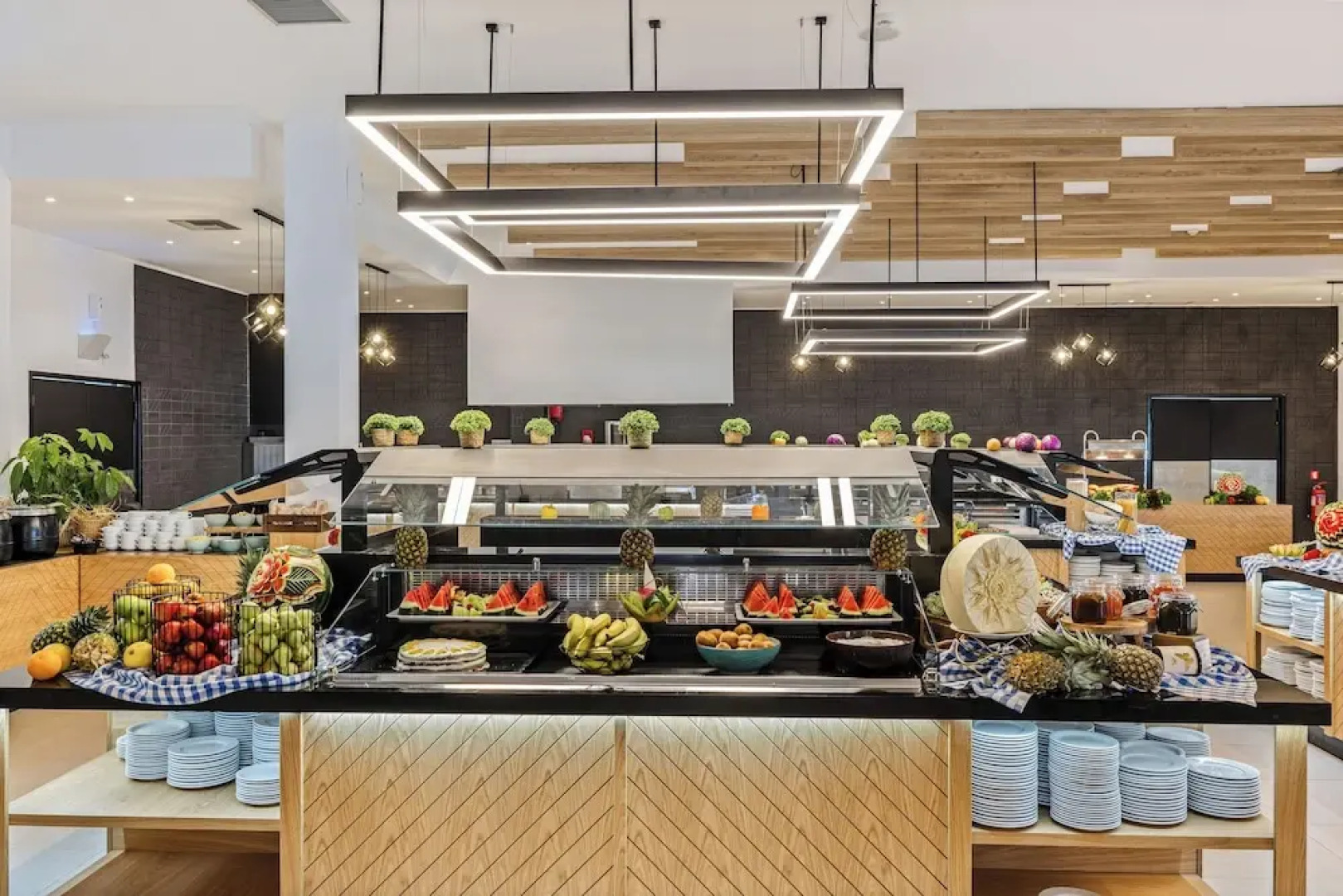 White Olive Marine Aquapark