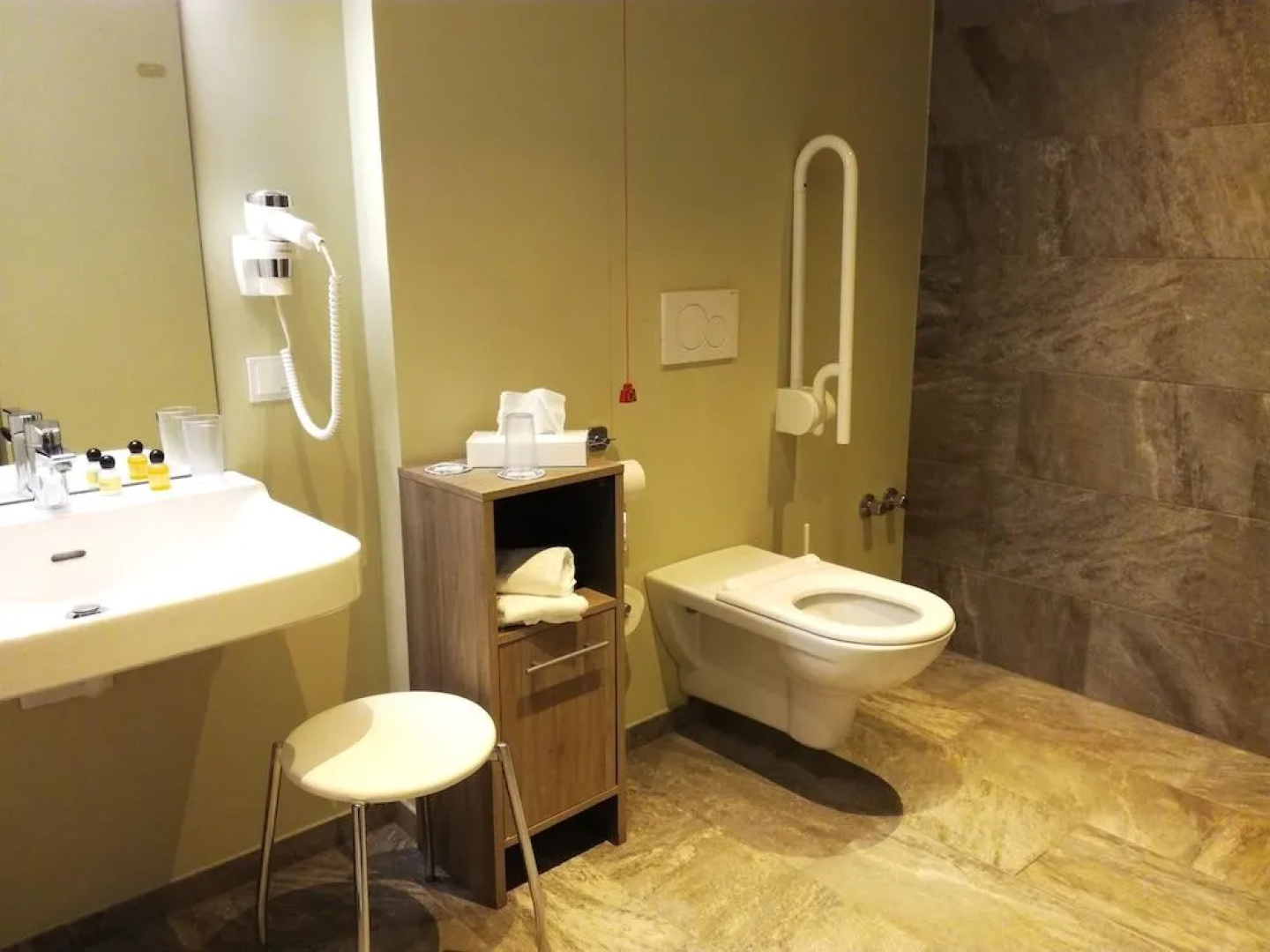 Cubo Sport & Art Hotel