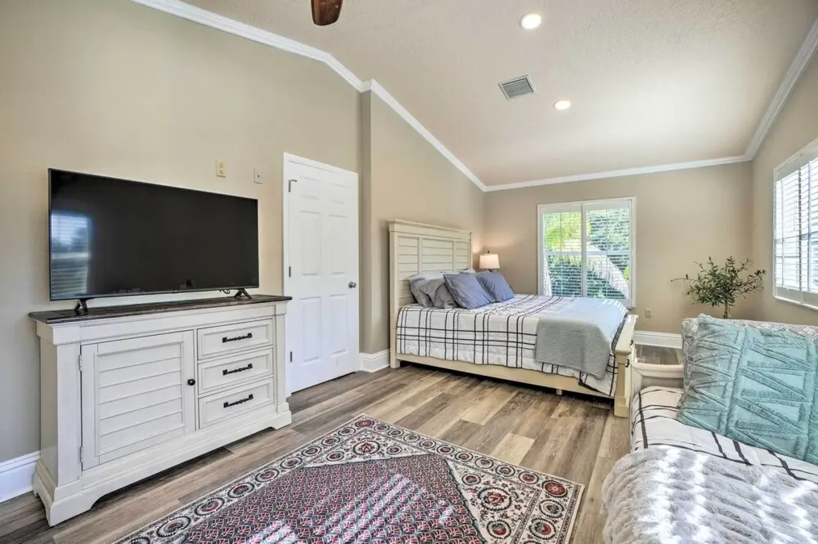 Charming Port Richey Retreat w/ Shared Dock