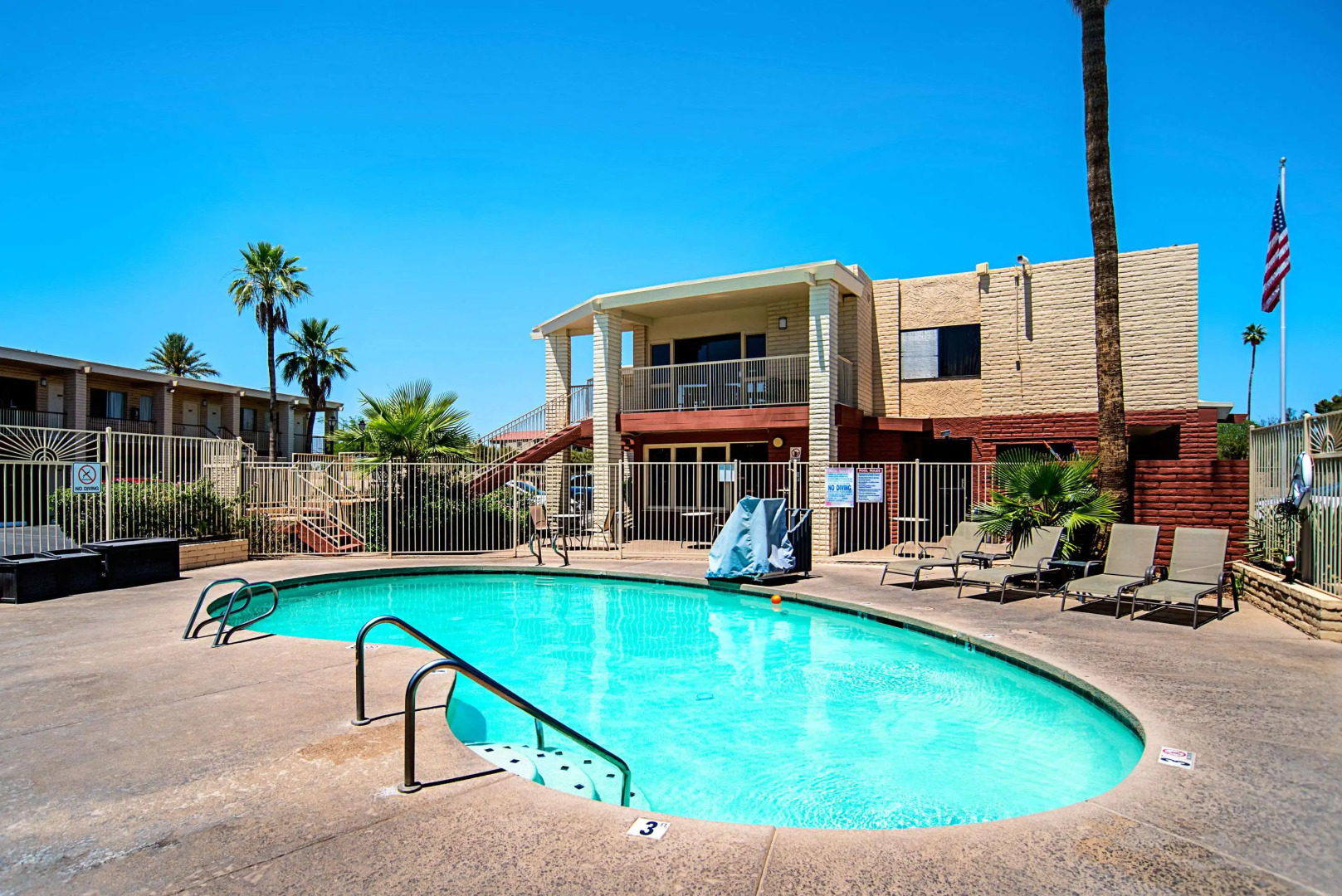 Quality Inn & Suites Phoenix NW - Sun City