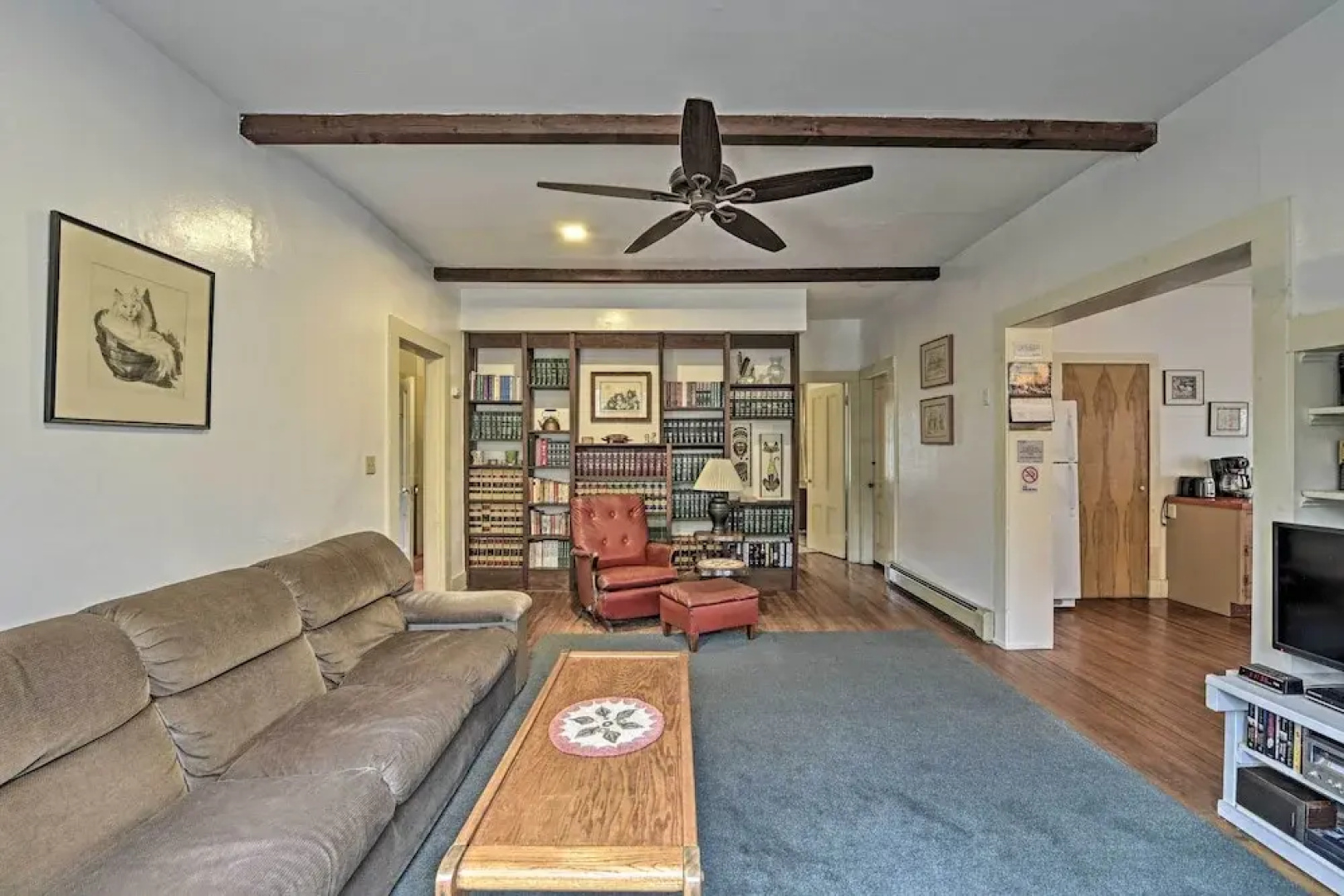 Easy Access to Beaches: Vineyard Haven House