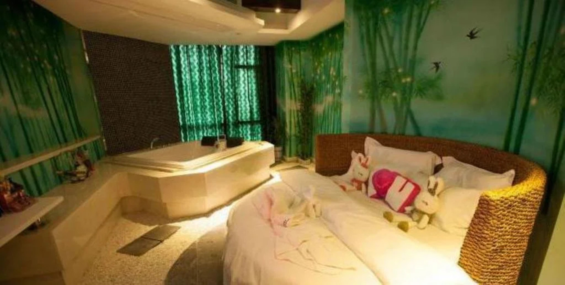 Jichu Theme Inn Jingzhou Jiuweihu Branch