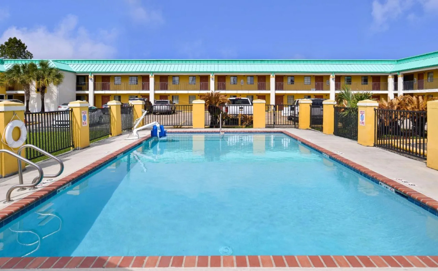 Americas Best Value Inn Gonzales