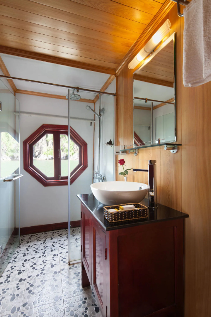 Halong Royal Palace Cruise