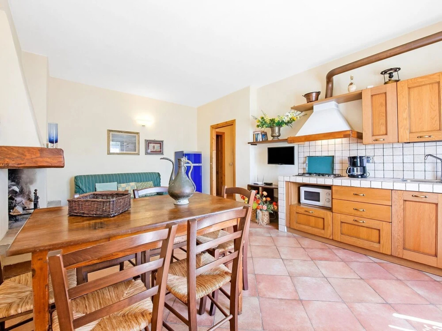 Cozy Holiday Home in Lamporecchio with Swimming Pool