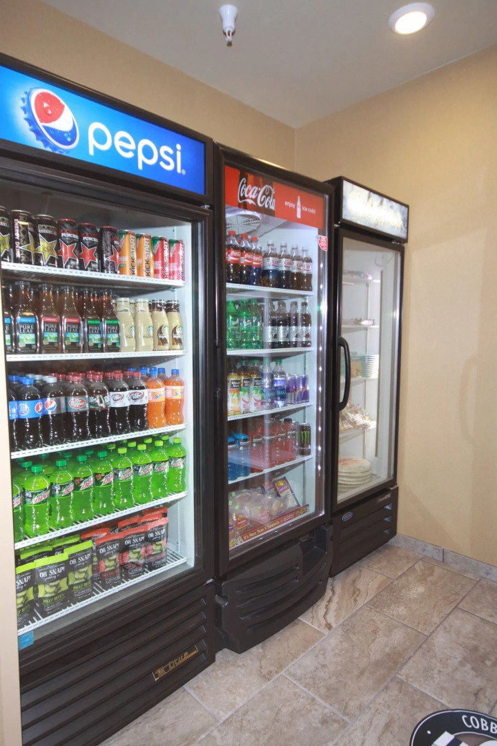 Cobblestone Hotel & Suites – Devils Lake