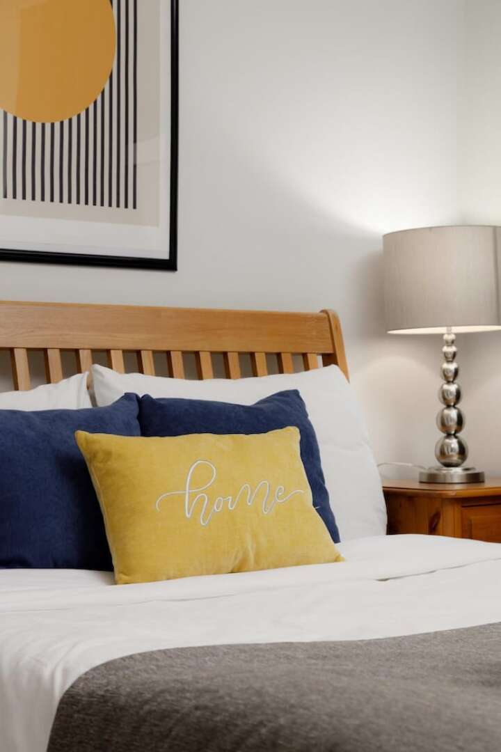 Stylish 1 BR Suite in North Vancouver 10 Mins ski