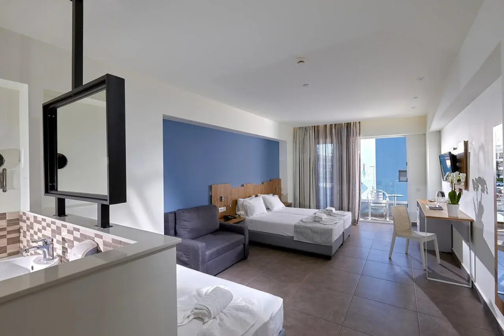 Pollis Hotel