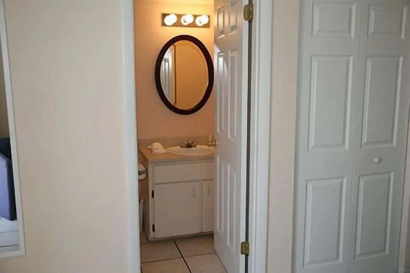 Traders Inn Beach Club