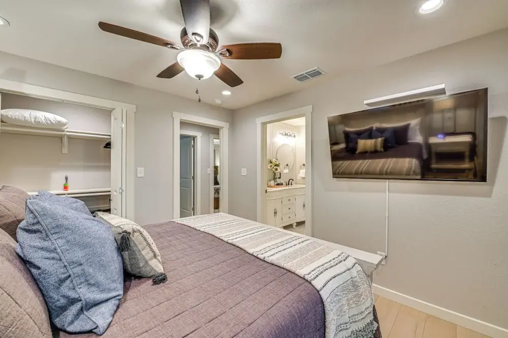 3 Mi to Lake Ray Roberts: Luxe Pilot Point Home