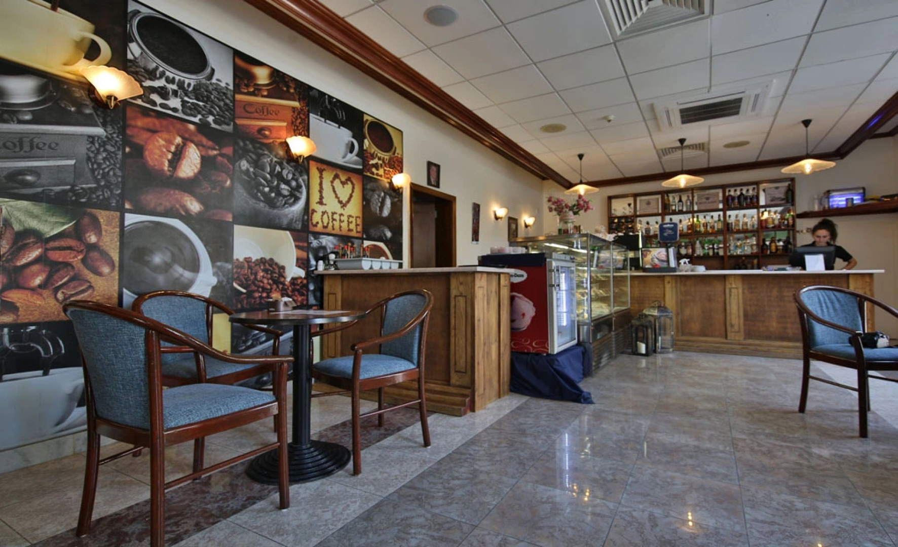 Gillieru Harbour Hotel