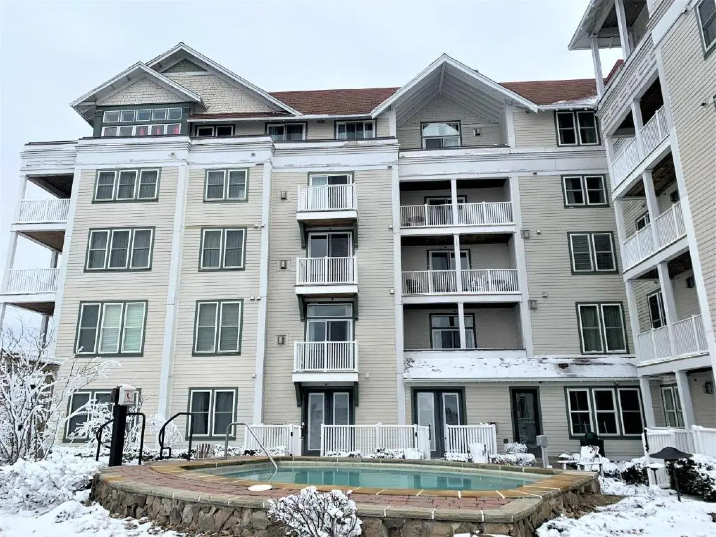 Seneca Unit 320 Deluxe Seneca 2 Bedroom, 2 Bath Condo