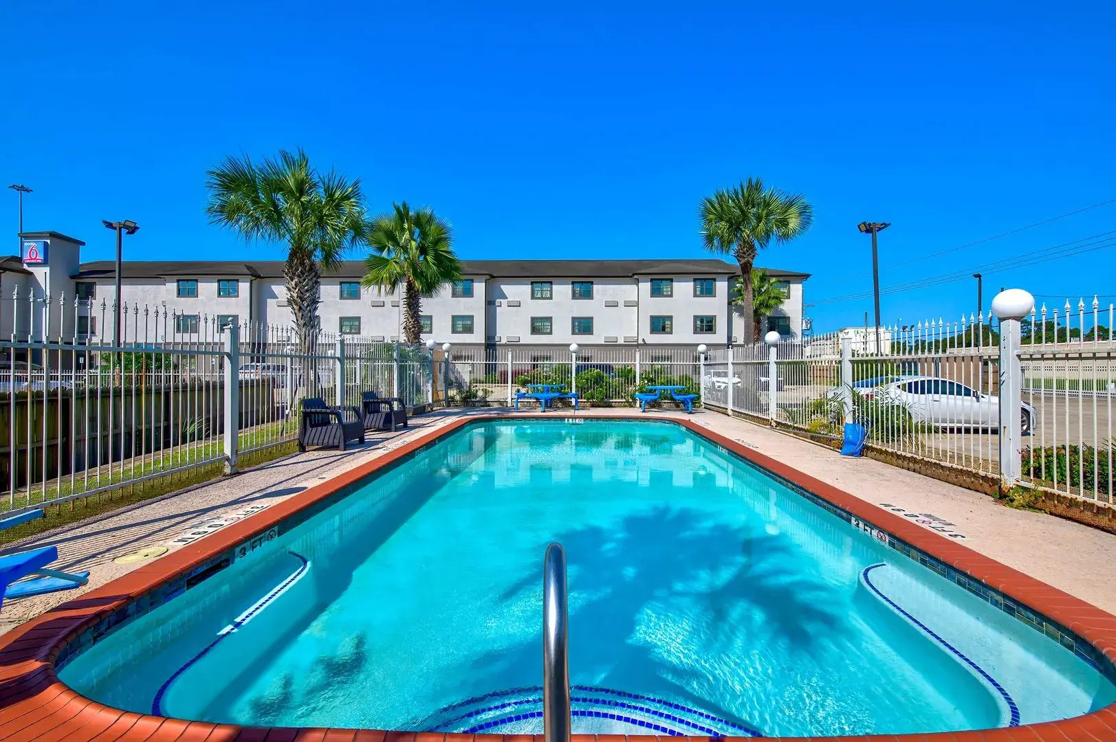 OYO Townhouse Beaumont Medical Center Area