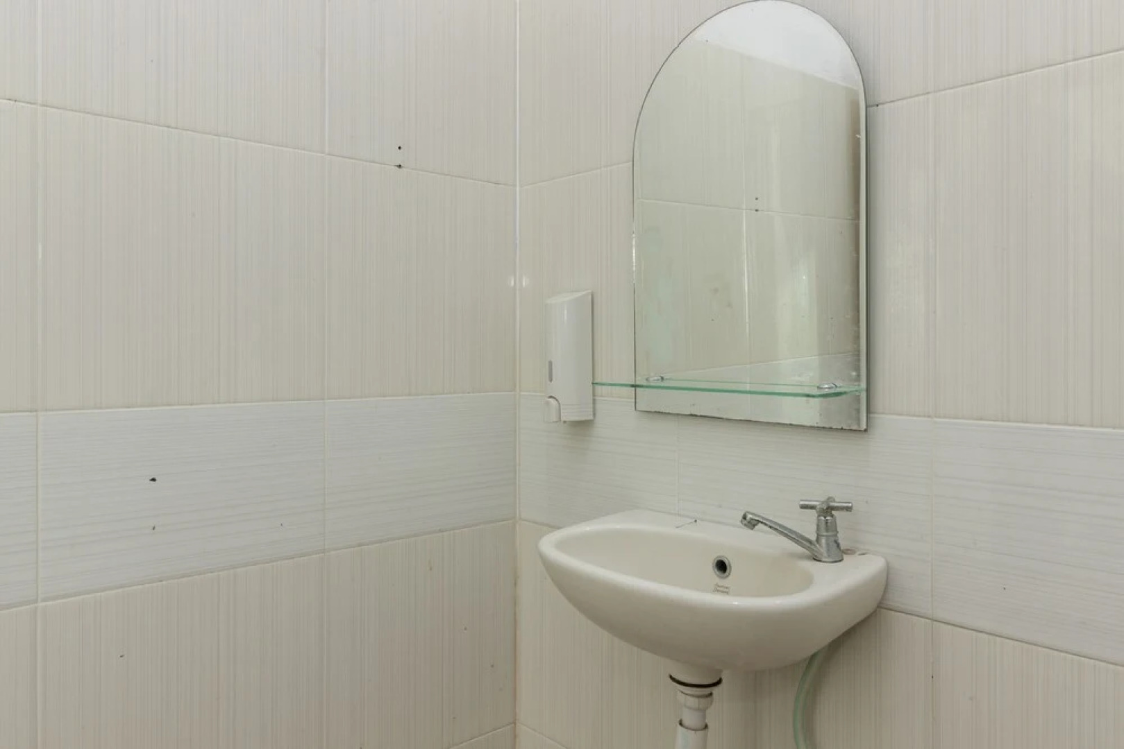 RedDoorz near Pantai Panjang Bengkulu