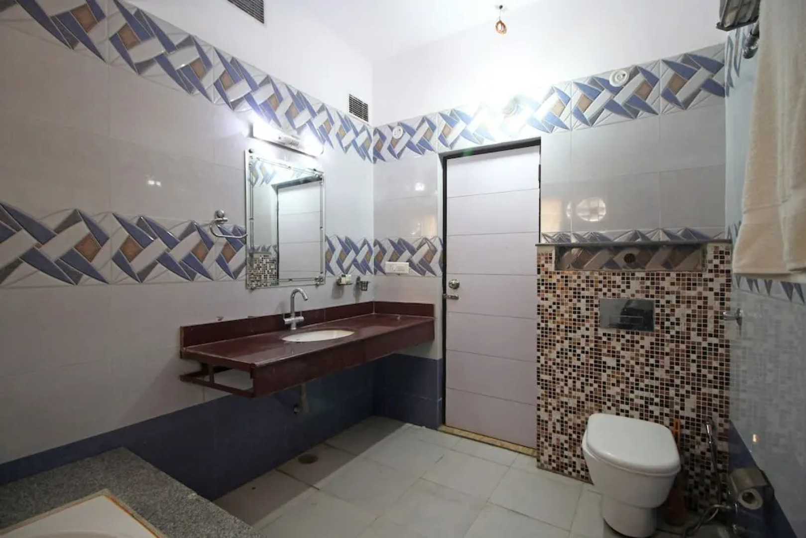 OYO 5183 Hotel Subhadra Residency