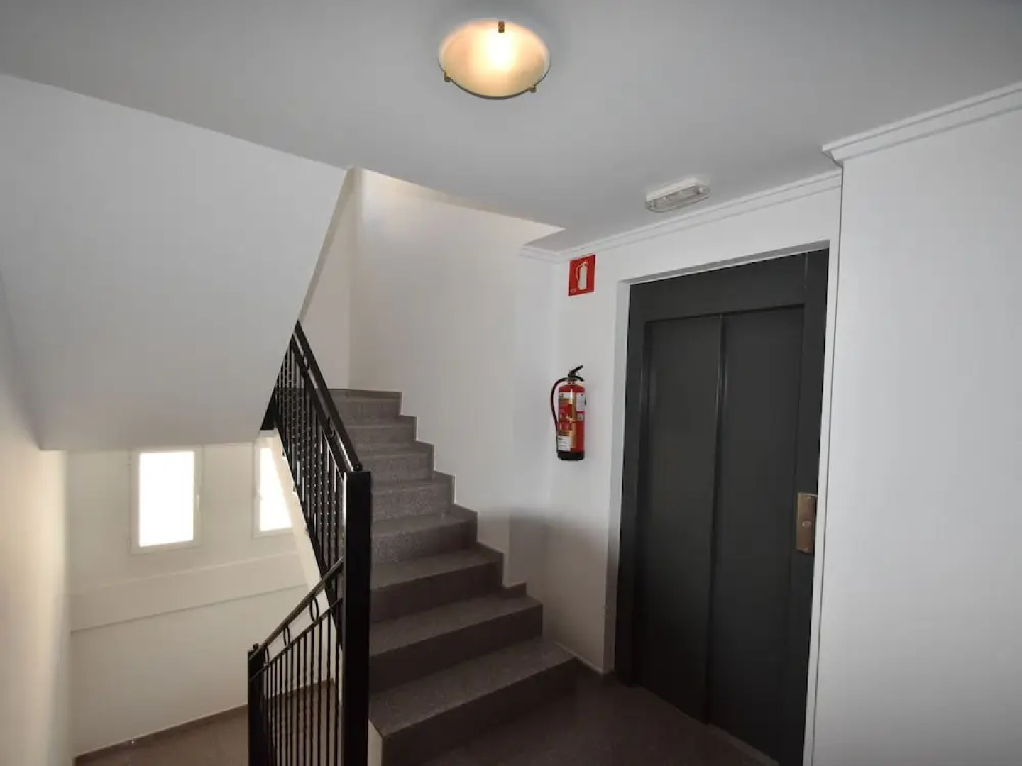 Magnificent Apartment, Beautiful View Towards the Mountains Shared Swimming Pool