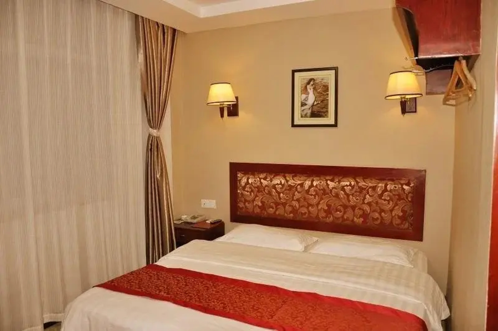 Longyi Business Hotel