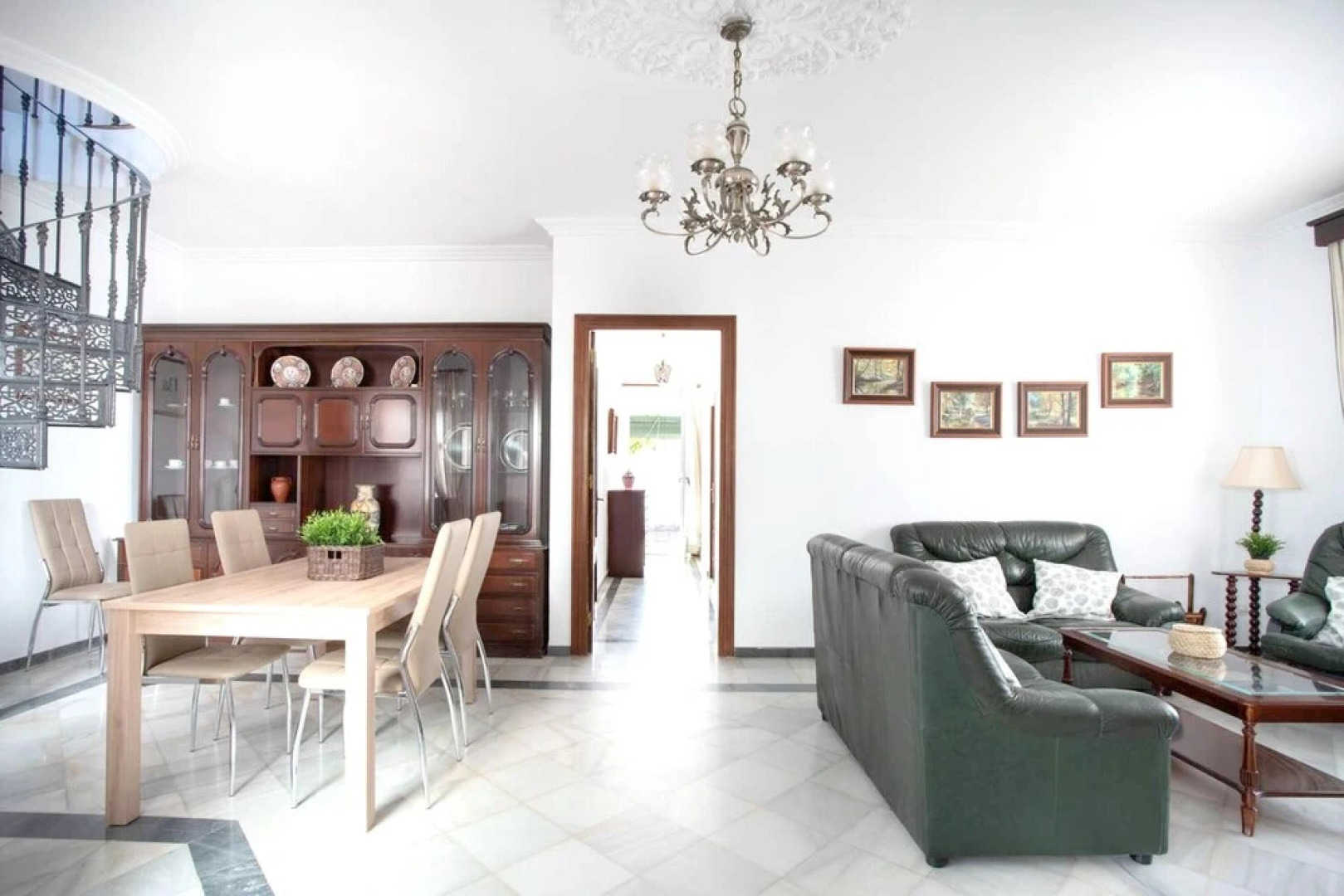 House With 6 Bedrooms in Villamanrique de la Condesa, With Private Pool and Enclosed Garden Near the Beach