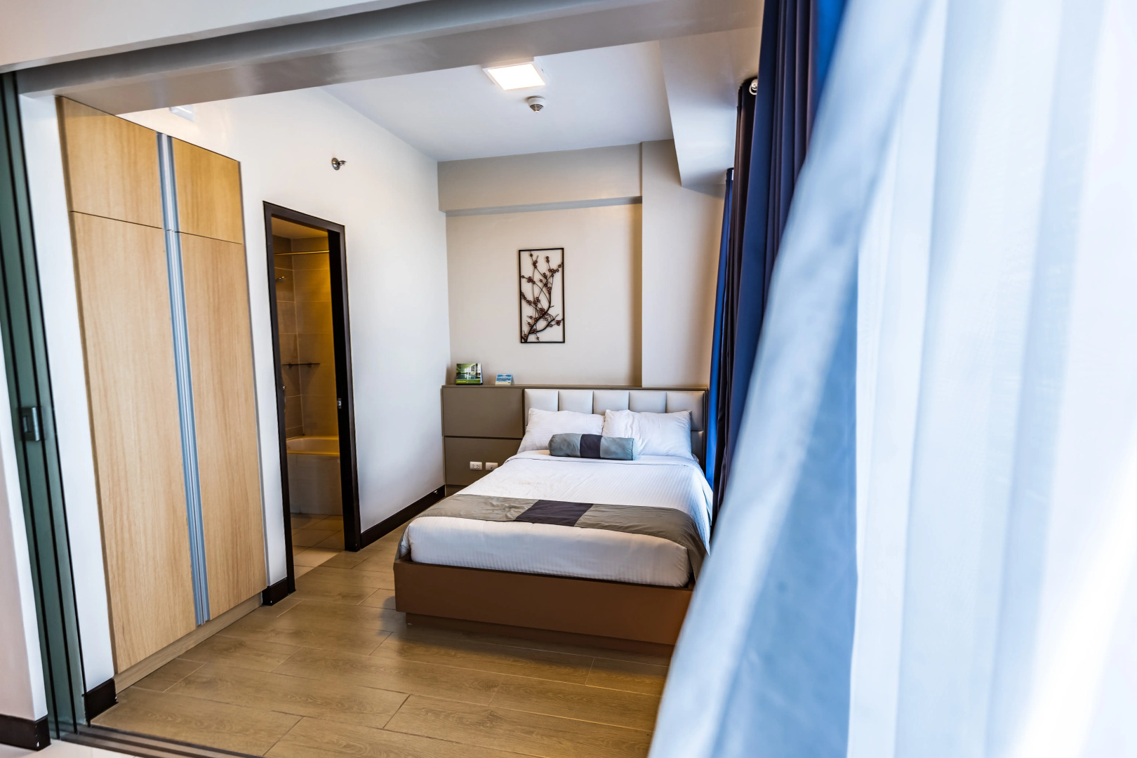 CSuites at 8 Newtown Residences