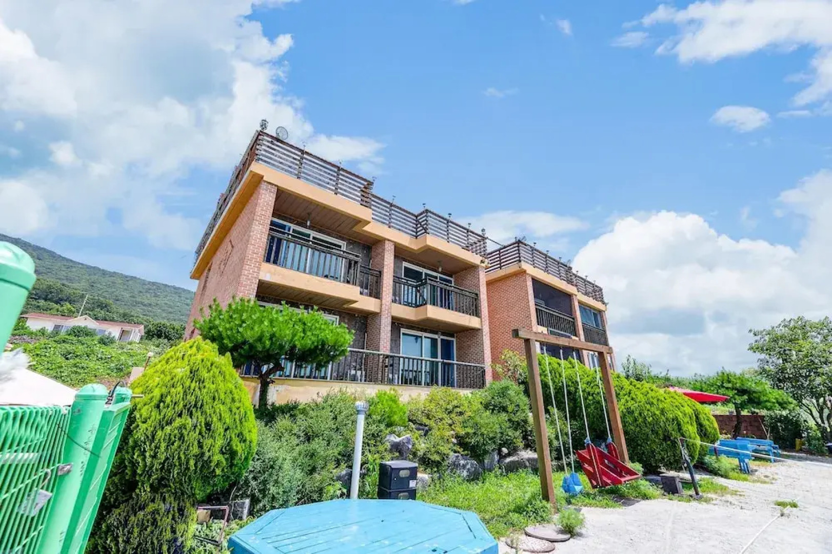 Ganghwa Badatgashimteo Pension