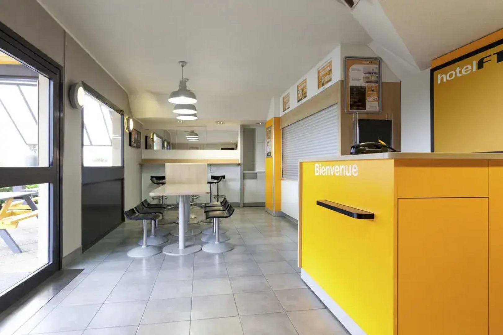 hotelF1 Aulnay le Blanc Mesnil Garonor A3