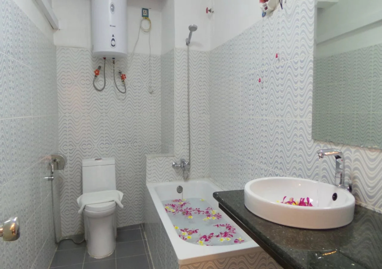 Mandalay White House Hotel