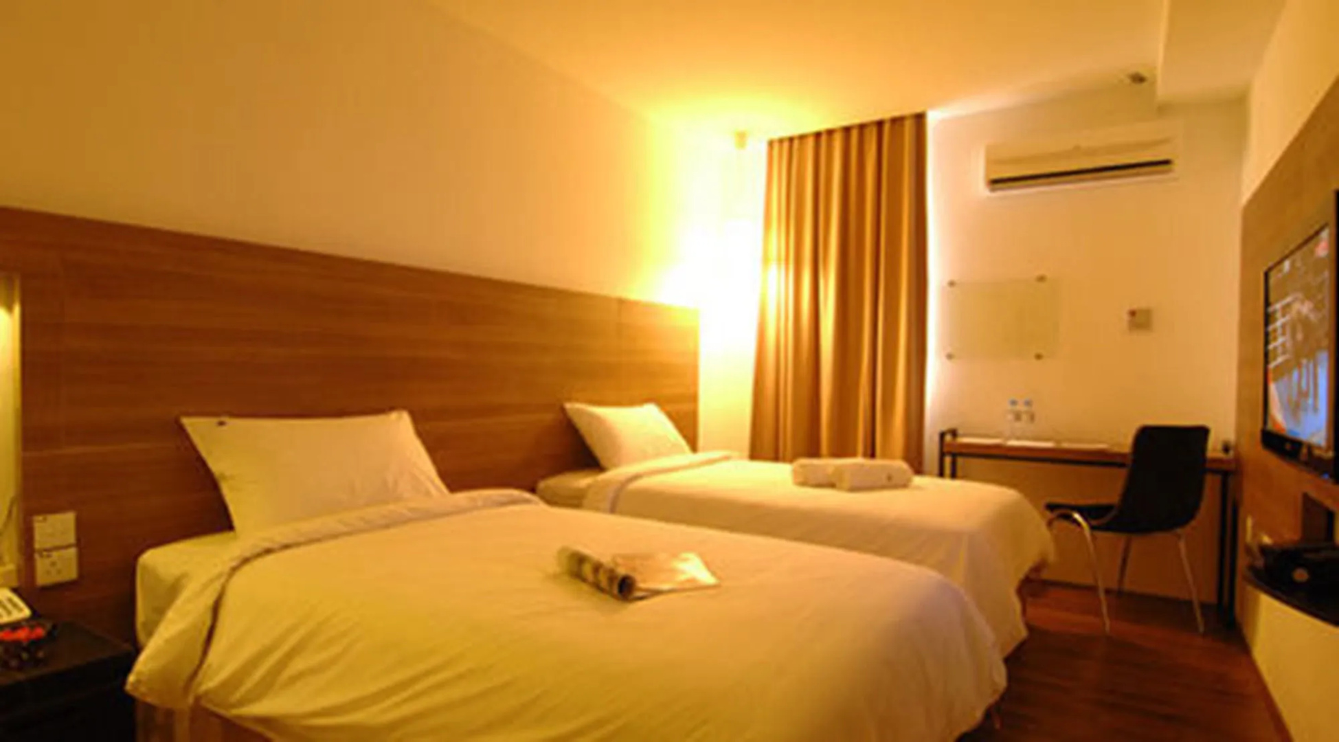 The Leverage Business Hotel Mergong