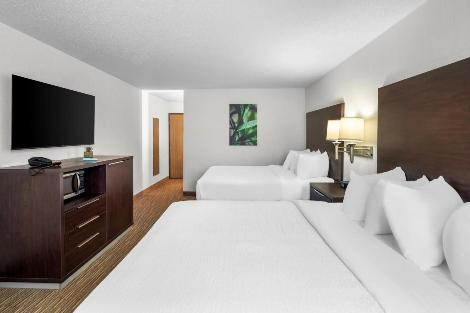 EverSpring Inn & Suites