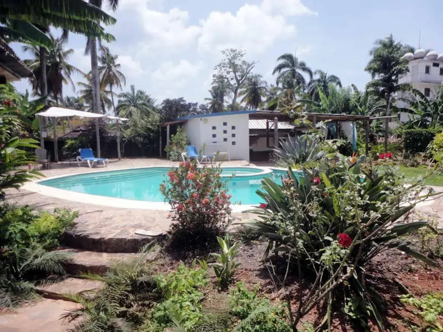 El Flamboyan Apartments