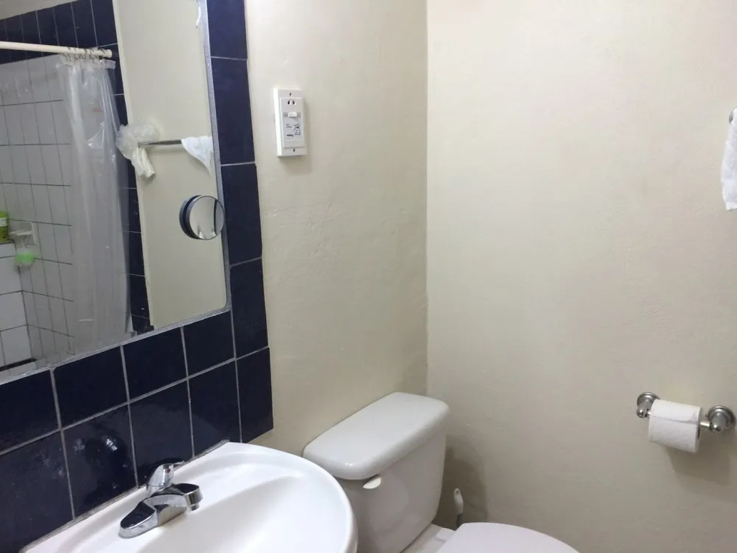 Poinsettia Villa Apartments