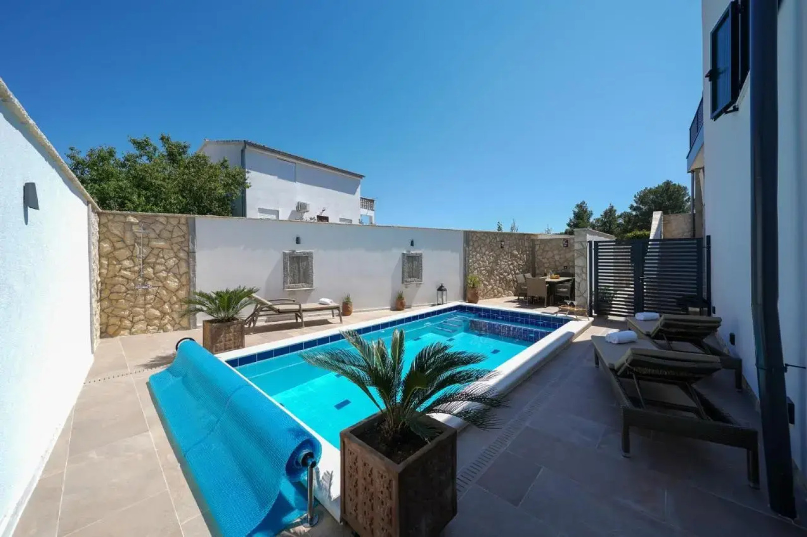 Apartment Pridraga 4