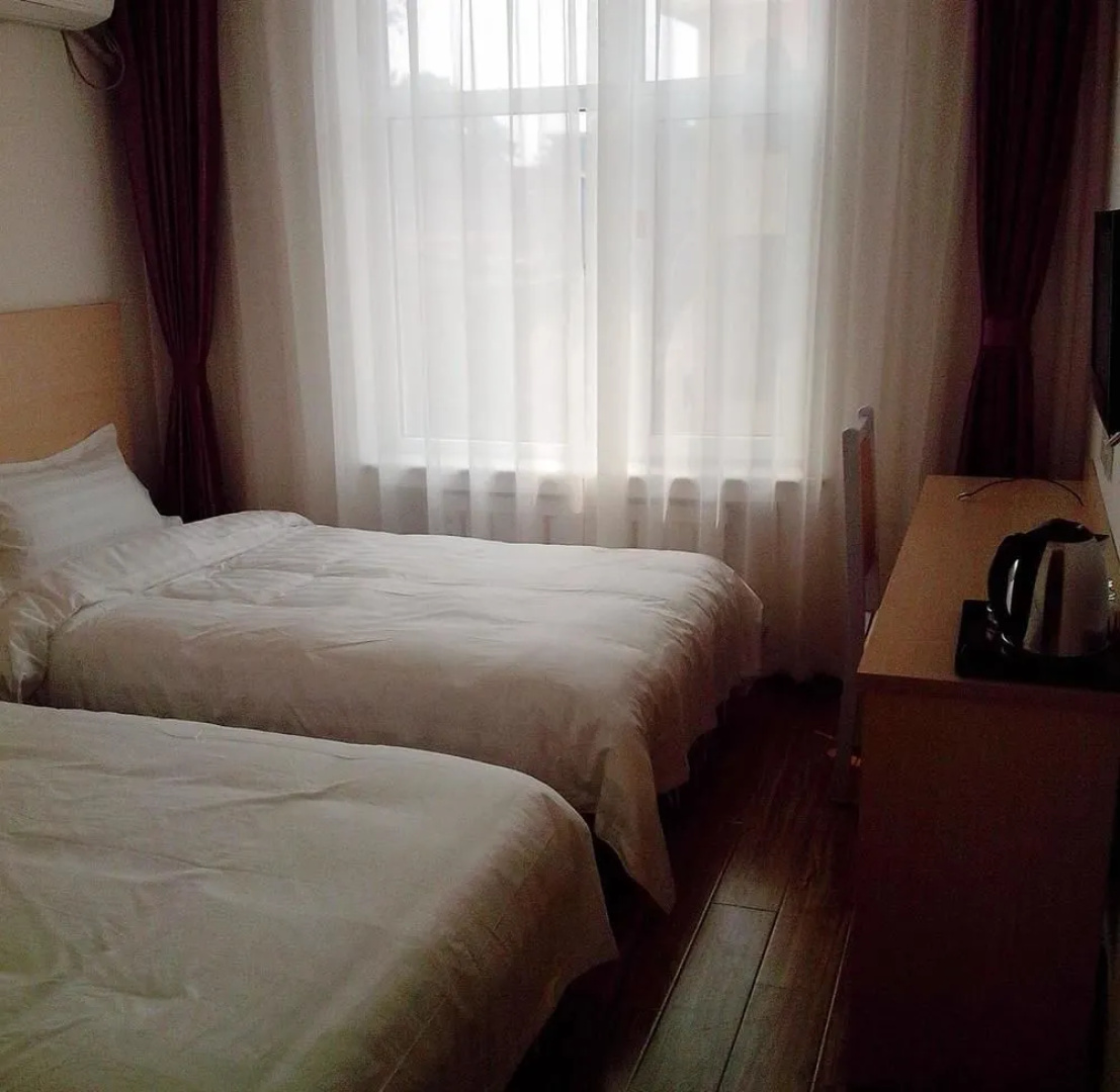 City 118 Chain Hotel
