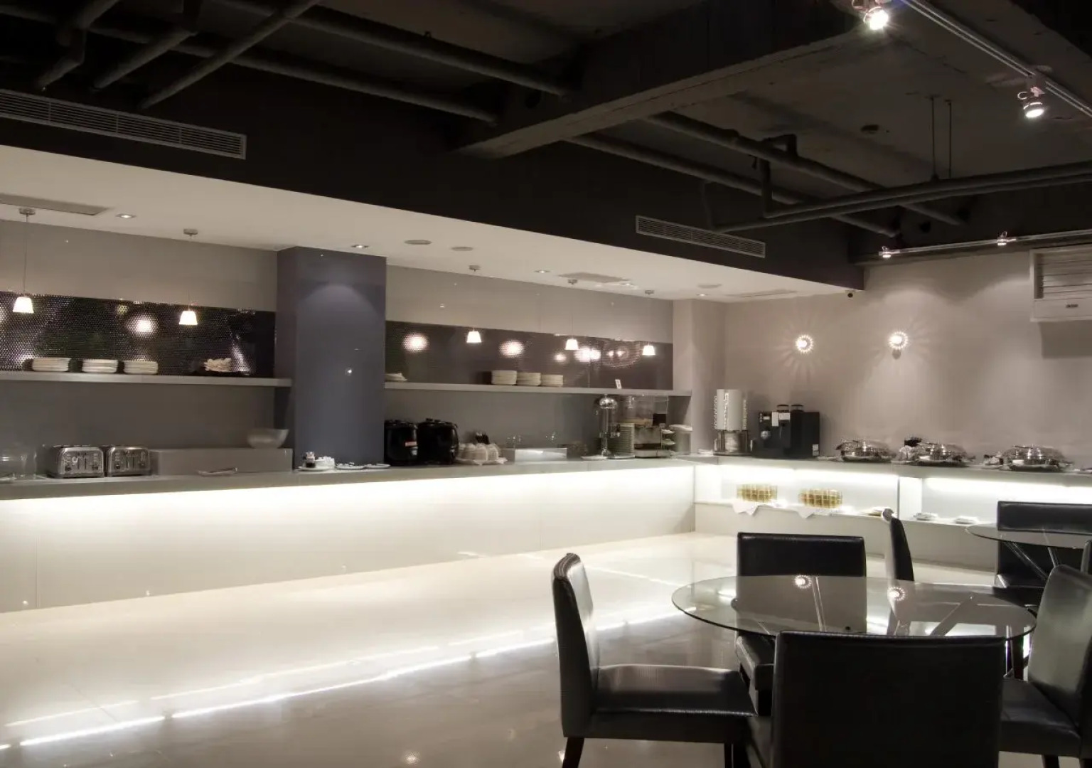 The Riverside Hotel Esthetics