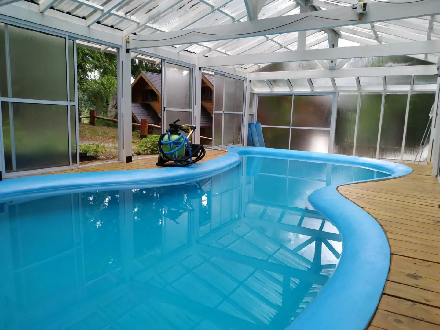 BOG Le Pommier - Cabañas con vista al Lago y piscina climatizada