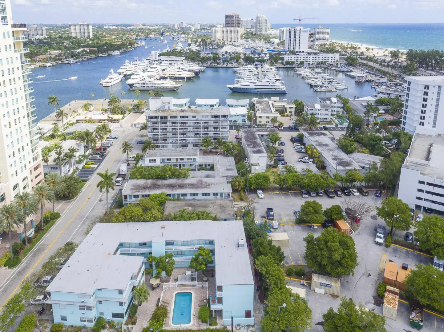 Sea Beach Plaza - Near Jungle Queen Riverboat