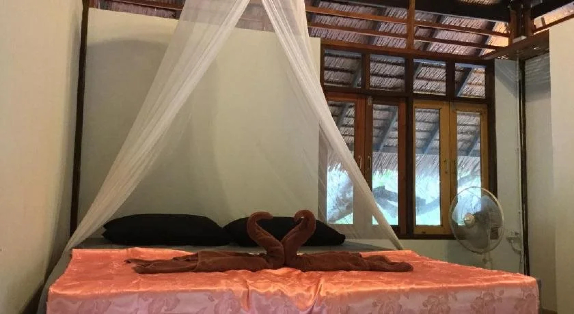 Cashew Nut Bungalow, Ko Mook