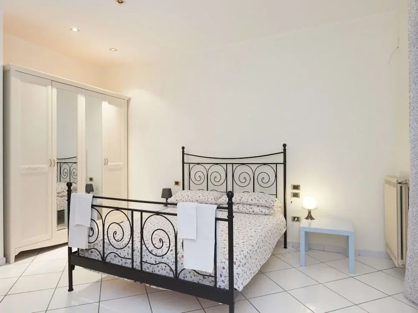 Apartment at the Foot of Mt. Vesuvius