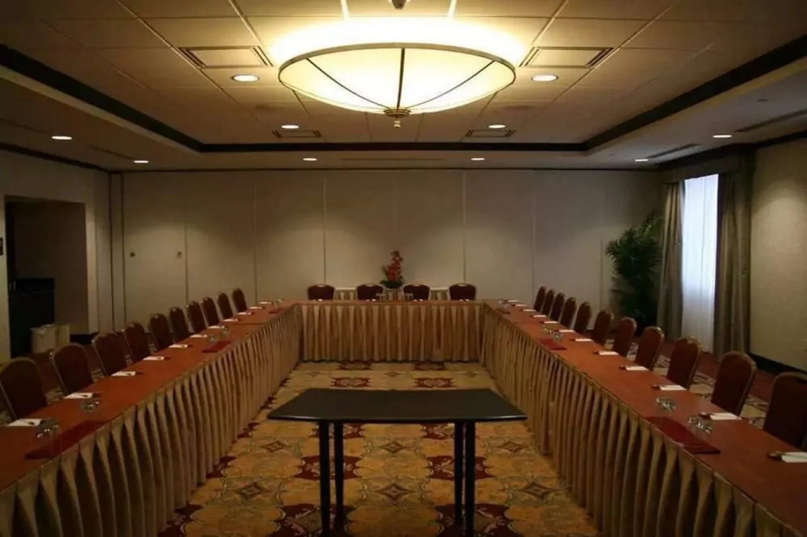 Homewood Suites by Hilton Toronto Airport Corporate Centre