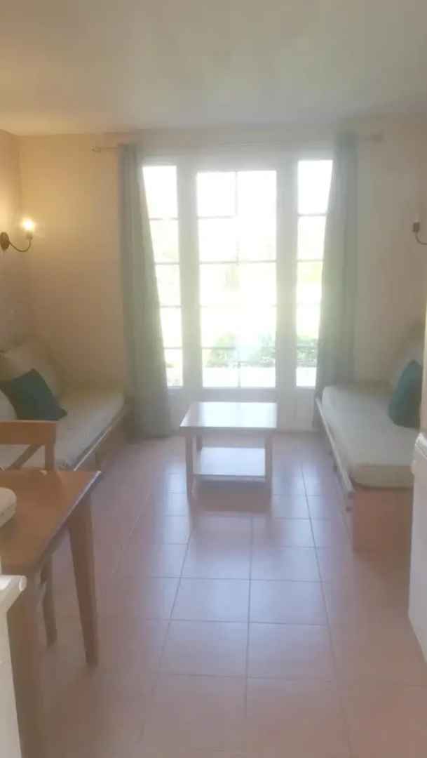 House With one Bedroom in Monflanquin, With Wonderful Lake View, Pool
