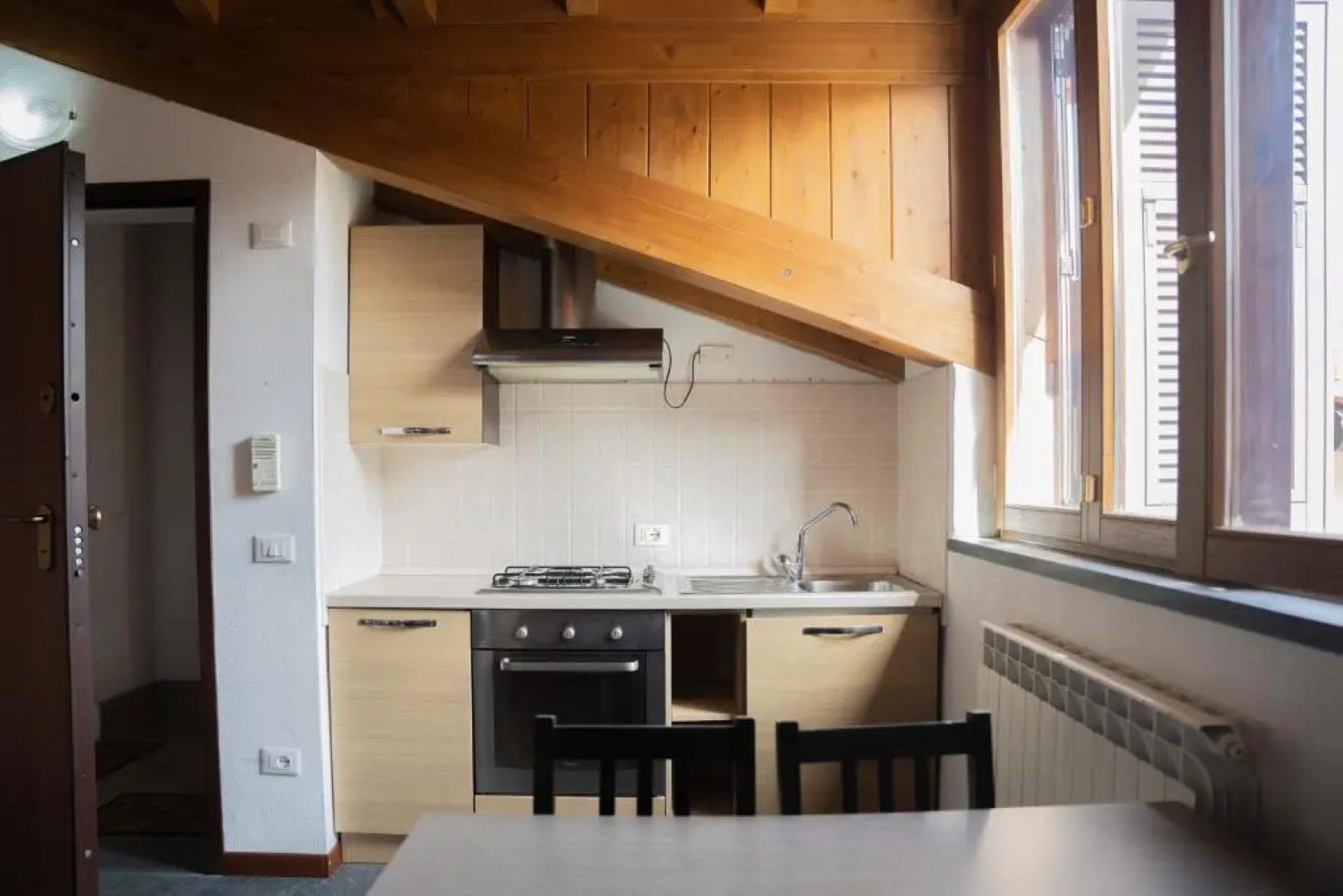 042 - Attico delle Pesche 10 minuti Mare, RISTRUTTURATO