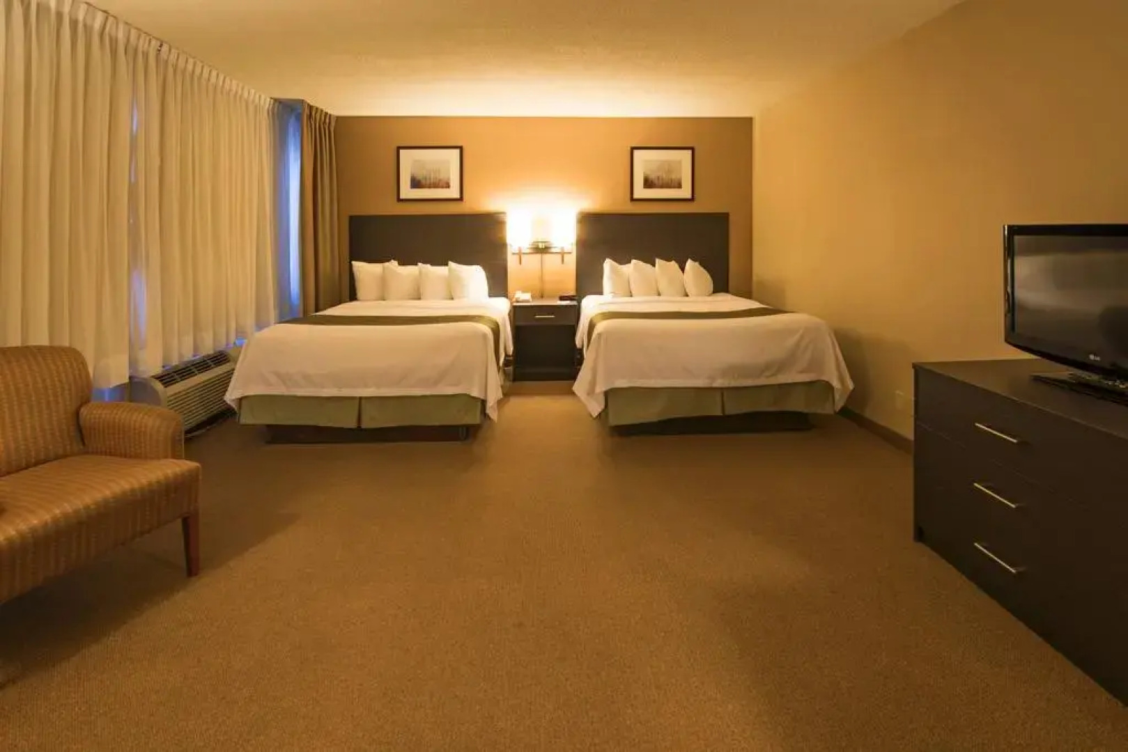 Quality Inn & Suites P.E. Trudeau Airport