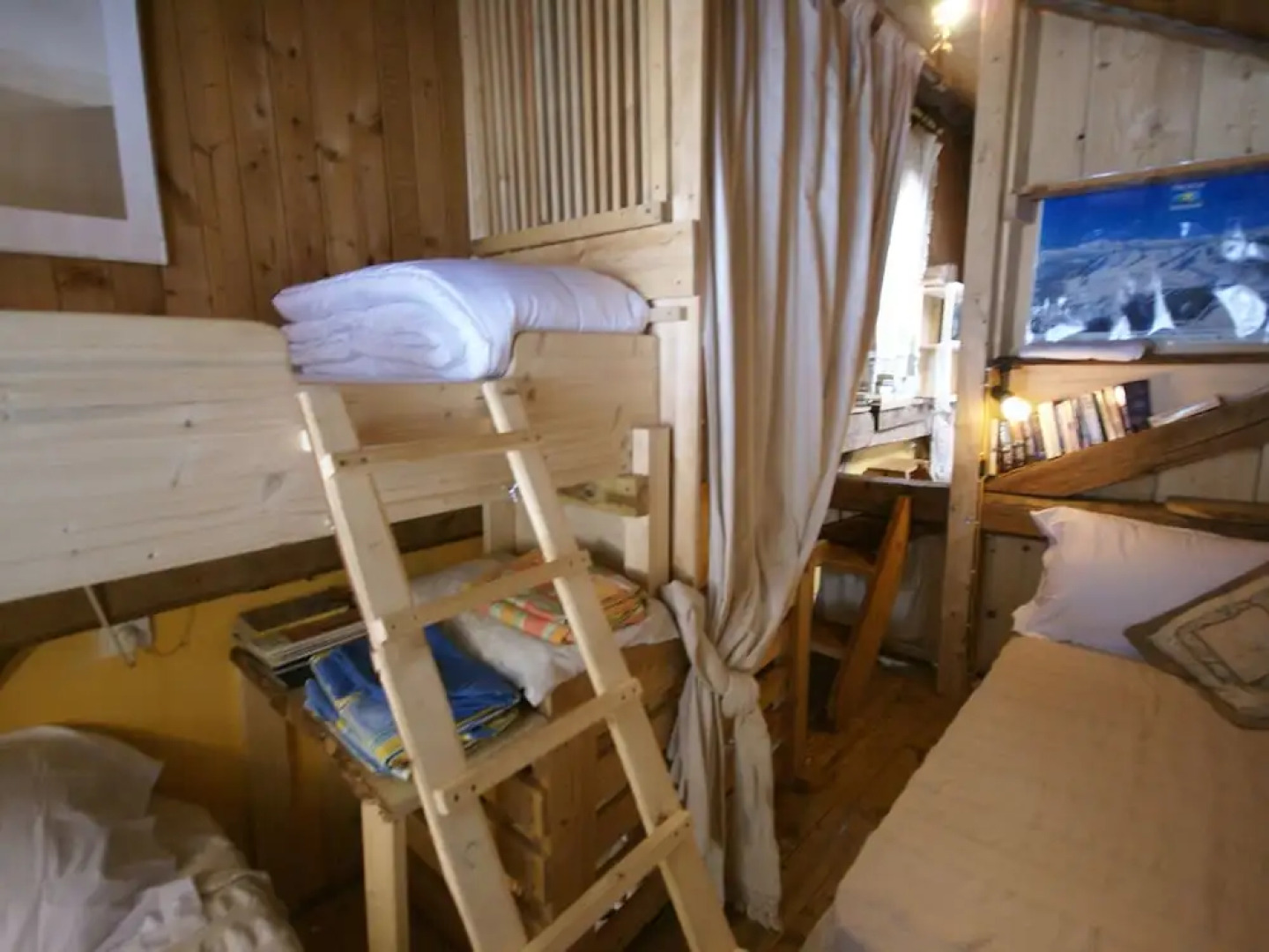 Luxurious Chalet in the Alpine Commune of Taninges